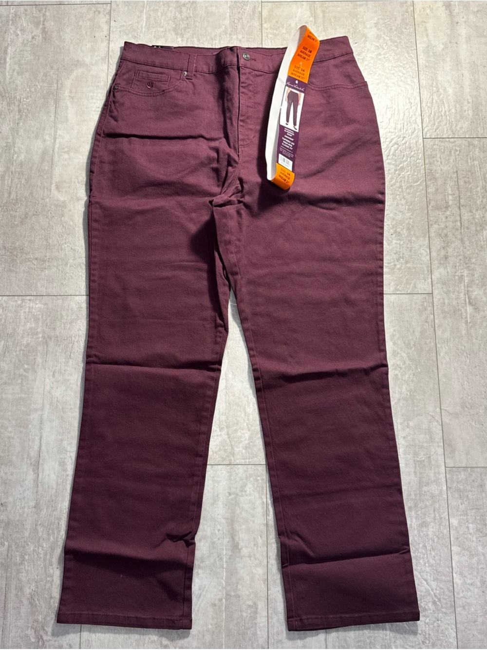 NWT Gloria Vanderbilt Plum Straight Leg Amanda jeans slimming tapered leg sz 16